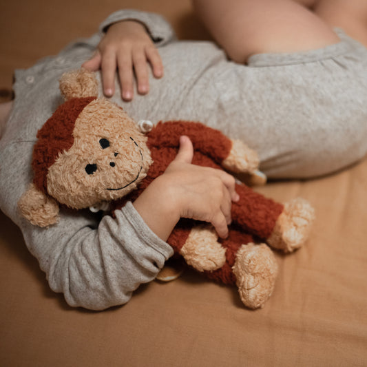 Mød vores nye helt – Den legesyge abe